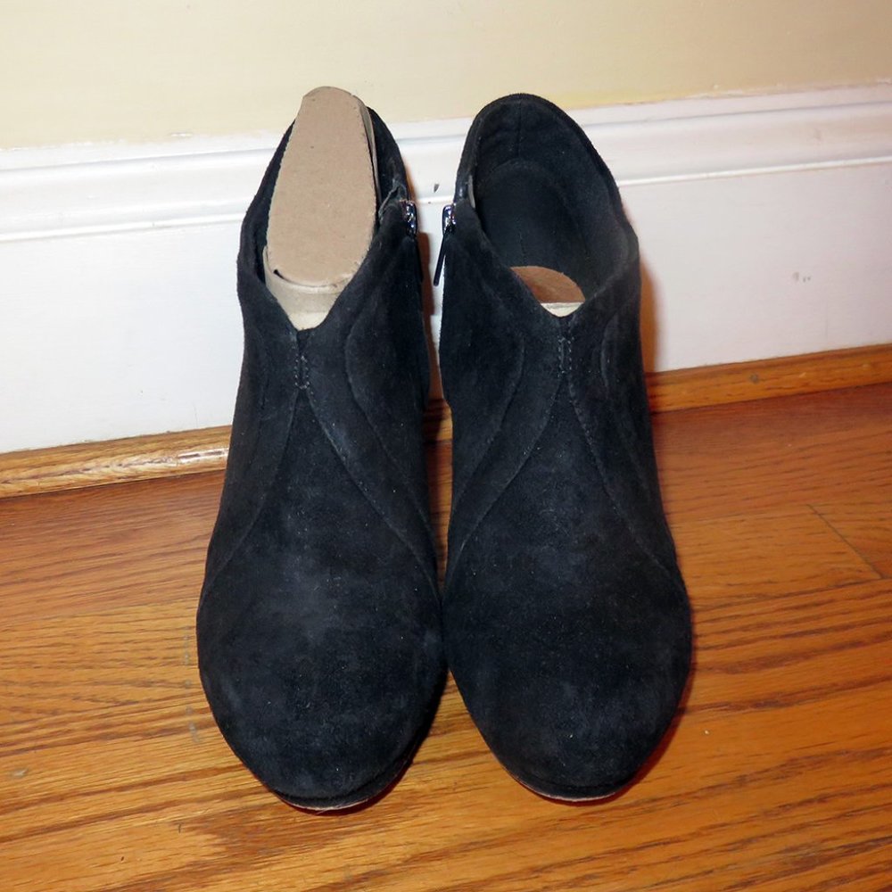 Clarks Kently Laila Black Suede Booties Size 8.5 M - Picture 4 of 6